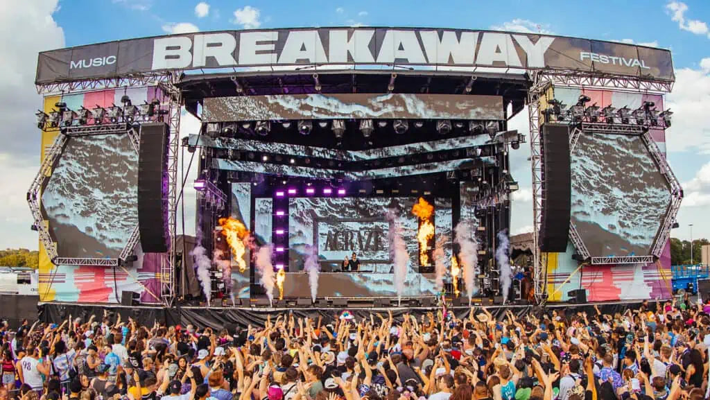 Reversed Brand Launches Custom Hats for Breakaway Music Festival