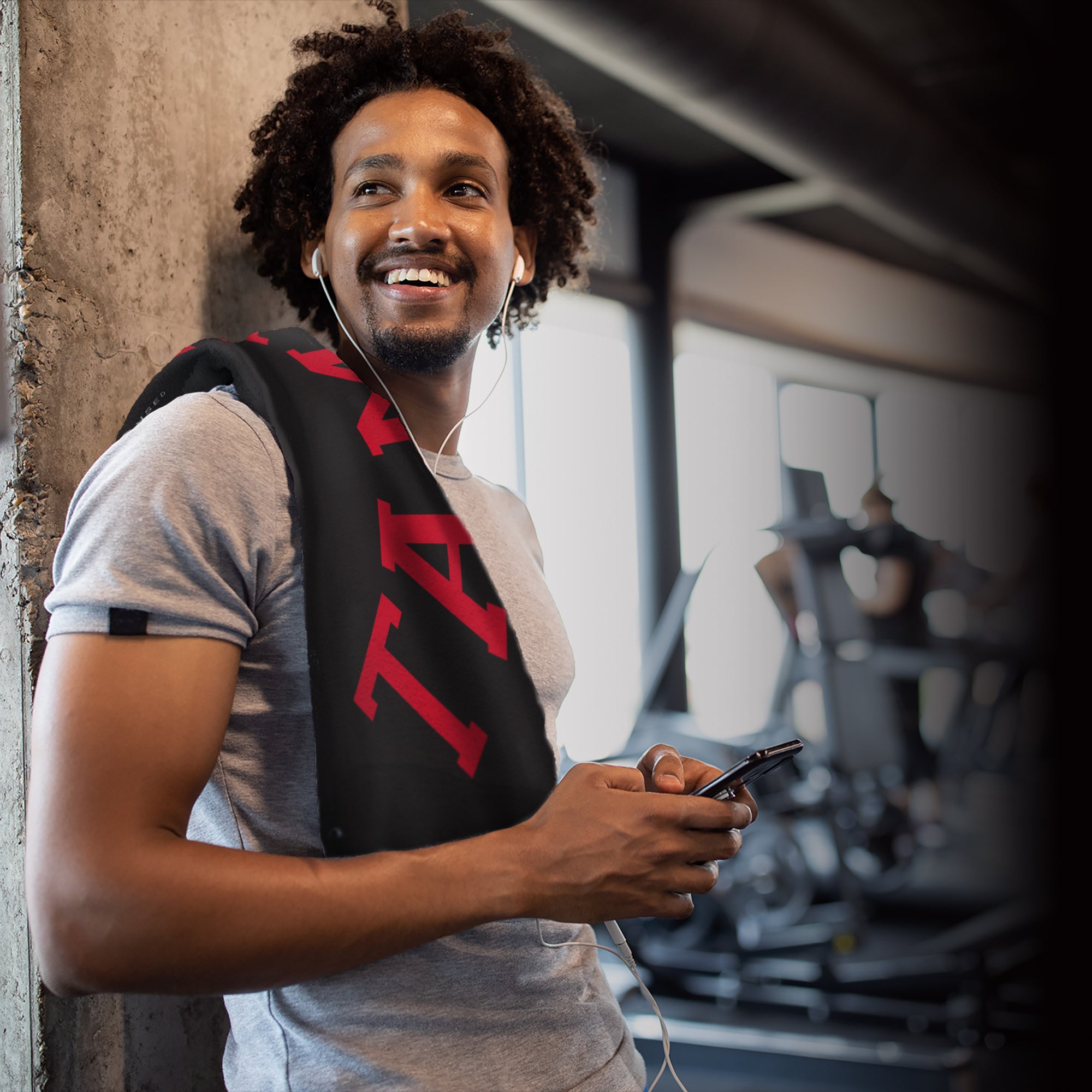 Tampa - Workout Towel: Black / Red